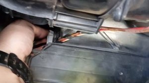 не работает вентилятор отопителя Опель Зафира б. решено.