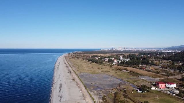 Батуми, вид со стороны крепости Гонио и Квариати. Пикник на пляже после сбора мандарин смотреть онлайн