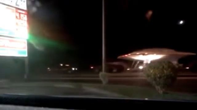 НЛО перевезли в секретную лабораторию США смотреть онлайн