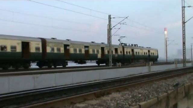 Chennai Suburban EMU old смотреть онлайн