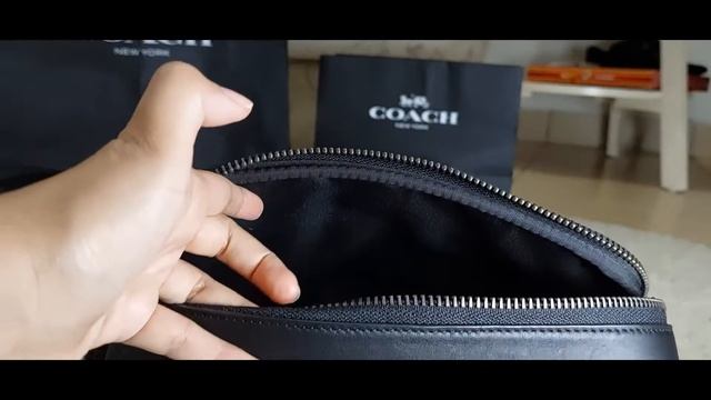 Coach Graham Crossbody In Signature Canvas