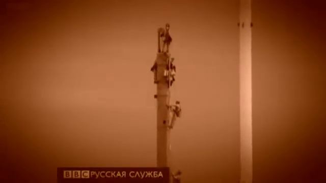 в чикаго рабочим удалось забраться на вершину небоскреба смотреть онлайн