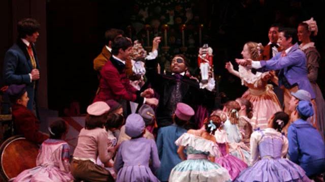 The Nutcracker Ballet (Tchaikovsky) - Act I: VI. Grandfather's Dance смотреть онлайн