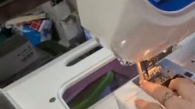 How to thread an Elna 520 sewing machine. смотреть онлайн