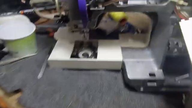 Janome 300E bordadora se tranca con hilo y se bloquea смотреть онлайн