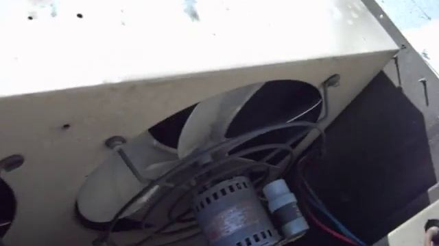 Suprise !!! Seized up Condenser Fan Motor on a Heatcraft Refrigeration unit. смотреть онлайн