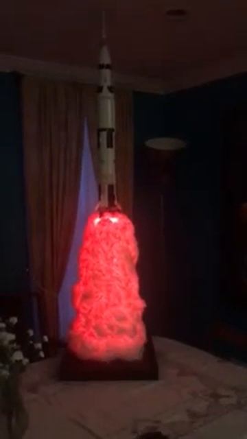 Saturn V Rocket Lamp смотреть онлайн