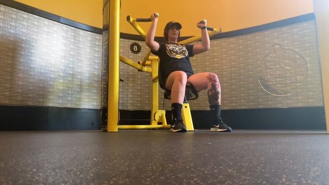 I TRY THE PLANET FITNESS 30 MINUTE EXPRESS ROOM | Kaitlin Snowden