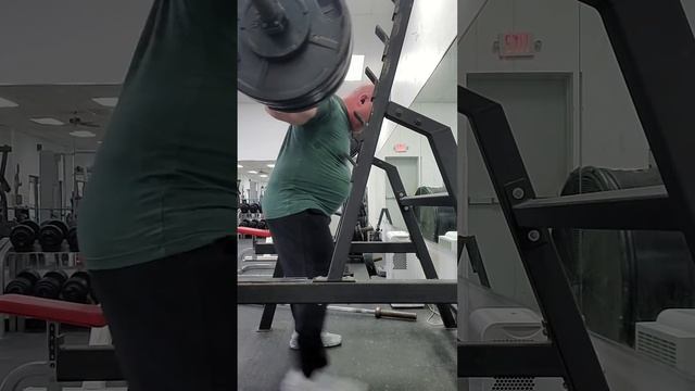 415 lb (188.24 kg) squat 3rd set 6 reps 52 yrs old no wraps, no belt, no knee sleeves смотреть онлайн