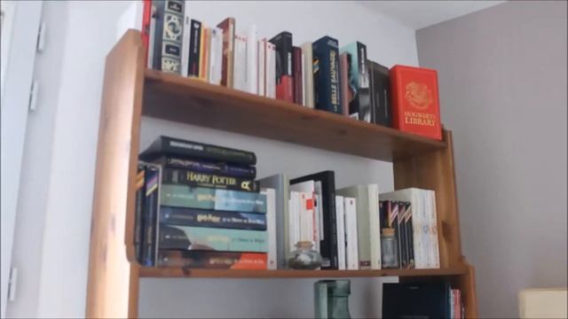 Bookshelf Tour 2018 | Zoom sur ma bibliothèque 🔍 смотреть онлайн
