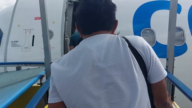 A Tour Of The Red Planet Hotel 🛌 Makati, Manila | Philippines 🇵🇭 | 4K UHD | @mikestravelshow смотреть онлайн