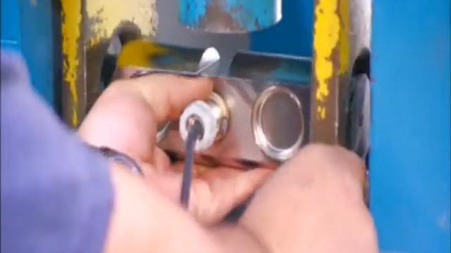How It's Made - Truck Scales смотреть онлайн