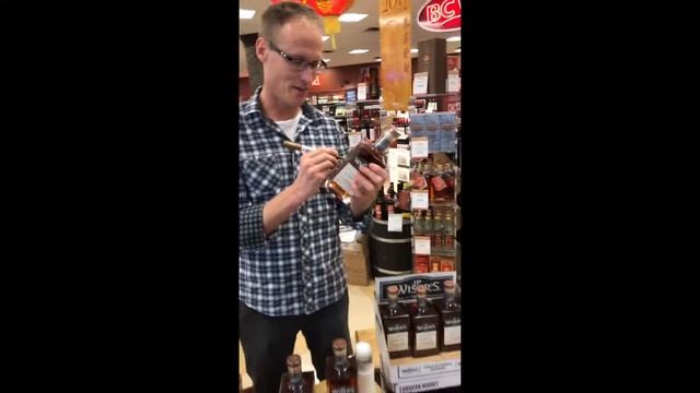 JP Wiser,s Union 52 Canadian Whisky with master blender Dr. Don Livemore signing the bottle смотреть онлайн