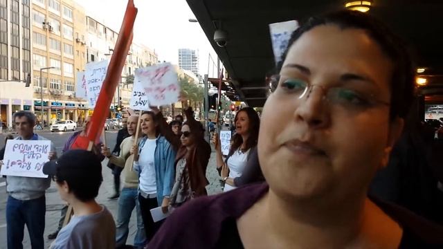 עובדות ועובדי מתחם בית ביאליק מפגינים נגד עיריית ת"א המעסיקה אותם העסקה פוגענית смотреть онлайн