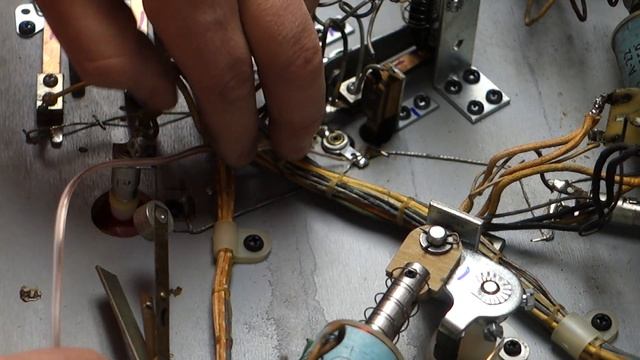 Tech Tip - Comet Pinball Trough Lighting Kit Installation #pinball #cometpinball #led #Comet