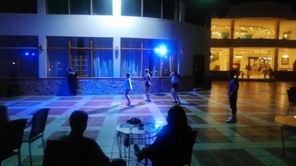 Bliss Nada Beach resort holky vystoupení