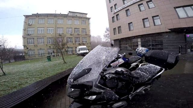 Мотолюбители в печали из-за снега - не любят они грязные мотоциклы смотреть онлайн