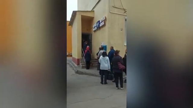 «Как в прошлое попал»: очередь за проездными в Волжском смотреть онлайн