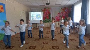 Танец на день КОСМОНАВТИКИ " Если очень захотеть можно в космос полетететь"