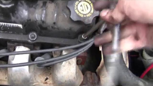 Replace valve cover gaskets on 3.3l Dodge Caravan 2001 смотреть онлайн