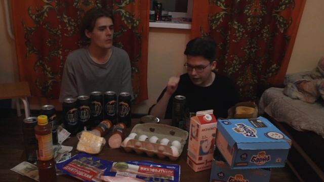 Жрём дешевую хавку как ублюдки смотреть онлайн