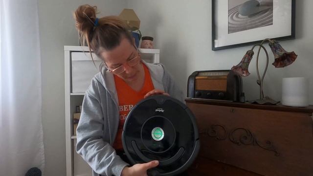 iRobot Roomba Vacuum Buying Guide and Review смотреть онлайн