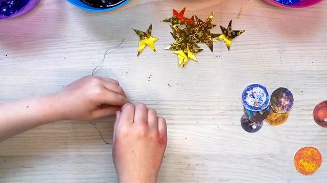 КОСМОС//КОСМІЧНИЙ МОБІЛЬ//ПОРОБКИ НА ДЕНЬ КОСМОНАВТИКИ смотреть онлайн