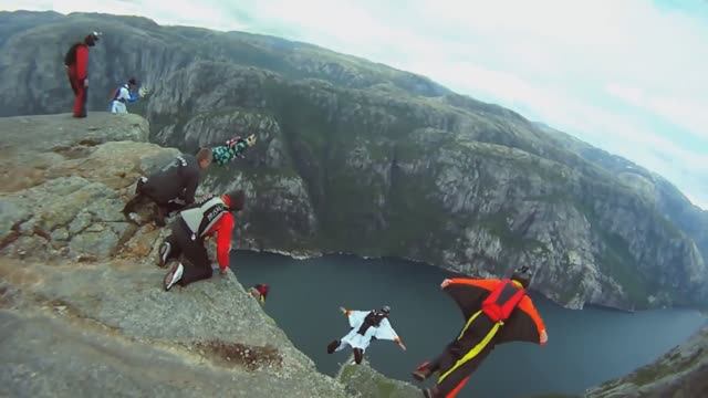 Вингсьют. Завораживающие кадры полётов! смотреть онлайн