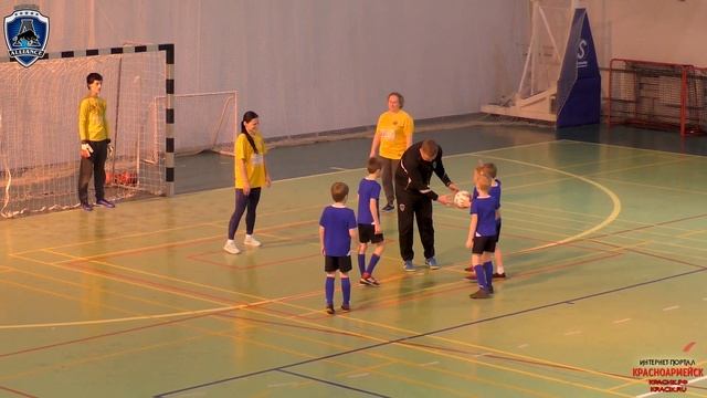 ФК "Альянс" Мамы - Младшая группа (1 тайм) смотреть онлайн