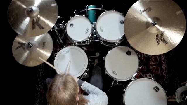 Mapex Saturn Evolution VS Tama Starclassic Maple - Comparison смотреть онлайн