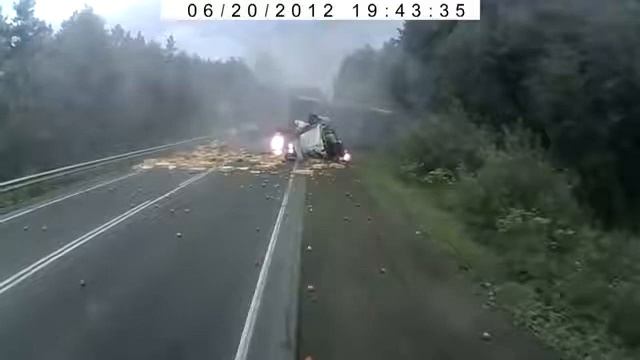 У фуры отказали тормоза..... смотреть онлайн