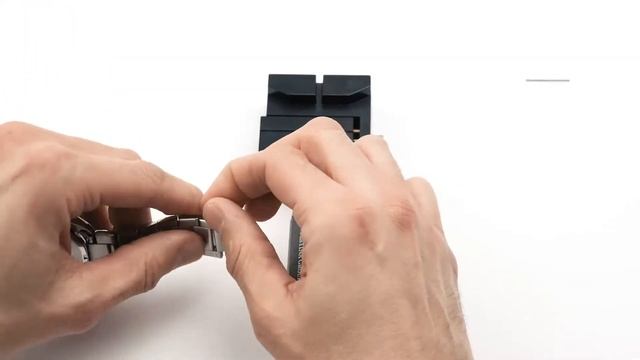 How to shorten a Festina watch band with a pin remover? смотреть онлайн