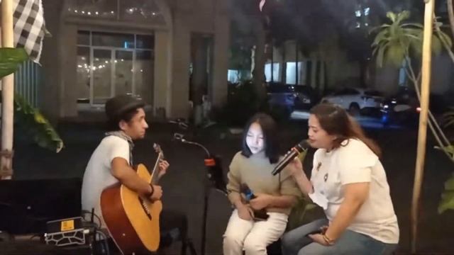 Bruno Mars - Talking To The Moon Cover By Jessica And Regina Panggabean Live @Testinez Cafe смотреть онлайн