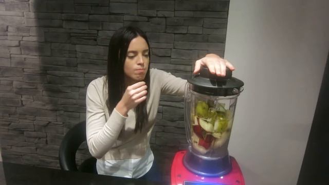 VerVita blender - Irena miksa svoj prvi smoothie смотреть онлайн