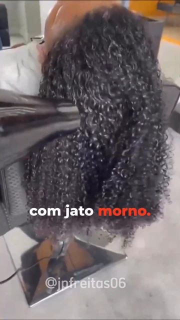 Como usar o secador sem causar frizz no cabelo.. Pega essa dica! #shorts #cacheadas #crespo #frizz смотреть онлайн