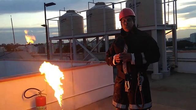 Curso de Bombeiro Civil смотреть онлайн