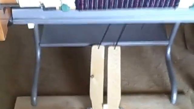 DIY How to turn a computuer desk into a loom stand with treadles by Noreen Crone-Findlay (c) смотреть онлайн