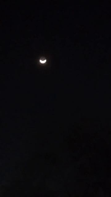 moon near saturn on 14 January 2024 i captured through my phone camera смотреть онлайн