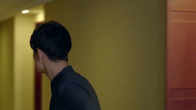 功夫少女接到任務保護秘密盒子，敵人費盡心機攔截她，不料她狂奔10公里成功到達指定地點！ep4 смотреть онлайн