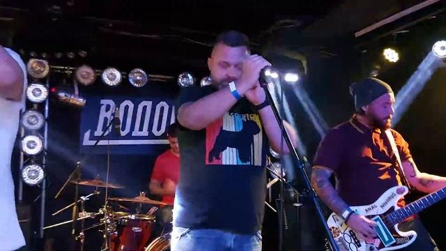 Мексиканские Пчёлки Убийцы-Пёс Бандос (Live In Vladivostok 30.10. 2020) смотреть онлайн