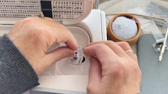 How to Wind a Sewing Machine Bobbin | Learn to Sew | Sewing Basics | Janome Memory Craft 8200 QCP смотреть онлайн