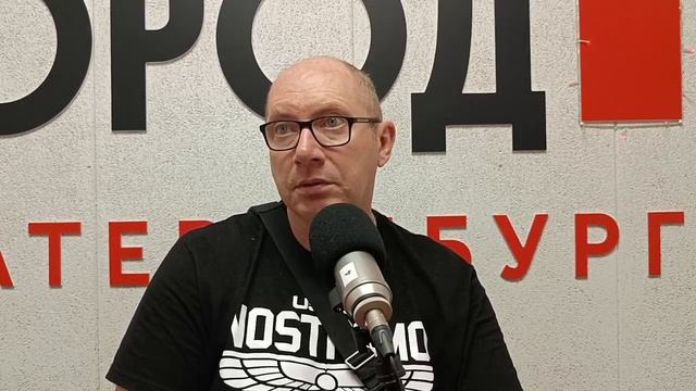 Про мороженное в принципе, а главное про экстравагантную подачу пломбира с бородинским хлебом смотреть онлайн