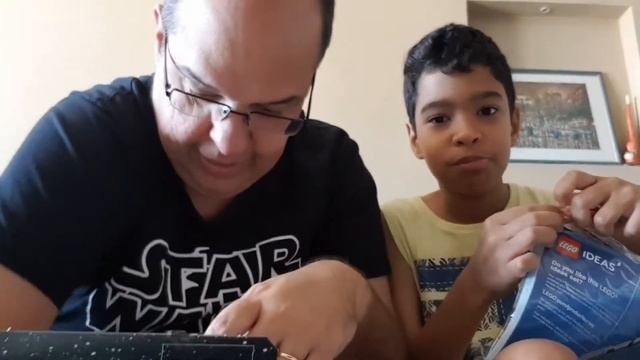 Unboxing Lego Saturn V (em português) смотреть онлайн