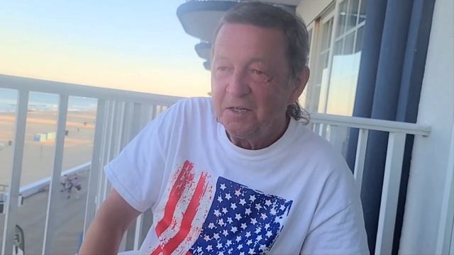 БОХАТЫЕ НА КУРОРТЕ//ДАЖЕ НЕ ПРОБУЙ НА ВКУС И ЗАПАХ//ПОДОШЕЛ,ШОК,ЕГО РУКИ//КАК ДУРИЛИ, МЫ С СОБАКОЙ. смотреть онлайн