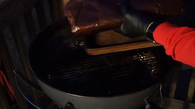 Smoked Prime Brisket/Slow and Sear Kettle! смотреть онлайн