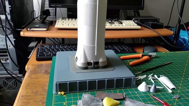 ARMANDO EL COHETE SATURNO V DEL APOLLO 11 1:144 смотреть онлайн