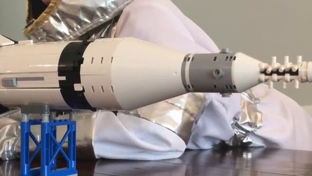 LEGO Ideas 21309 - NASA Apollo Saturn V