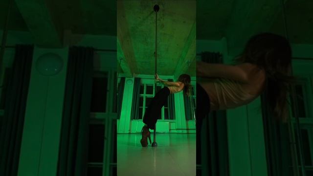 Skryptonite - It's Love (nejvyšší hlasitost) смотреть онлайн