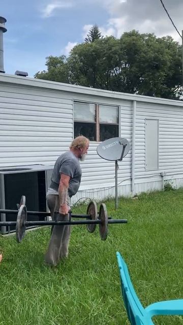 Farmer's Carry- 220 total lbs. 144 feet in 46 seconds смотреть онлайн