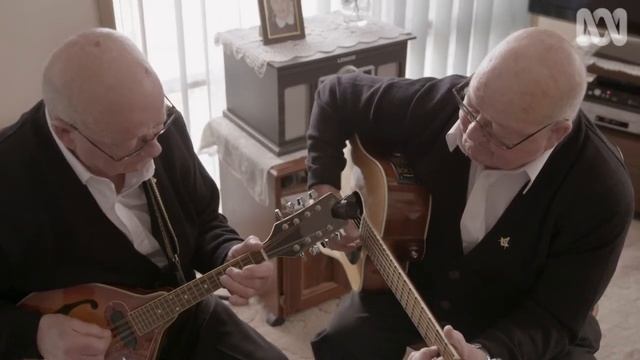 Why Do Twins Live Longer? смотреть онлайн